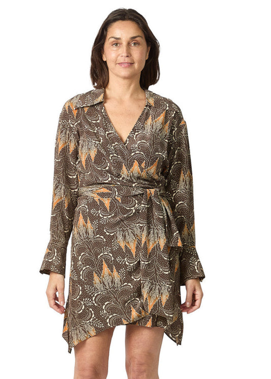 Dress feathers in silk