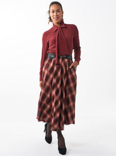 Load image into Gallery viewer, Tie-up blouse Cardinal