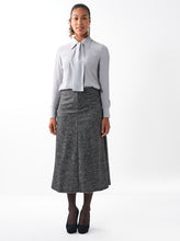 Afbeelding in Gallery-weergave laden, Blouse met strik, grijs